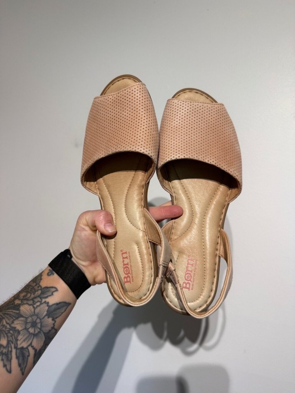 Born Perforated Leather Sandal with Back Strap, Size 11 - Picture 2 of 3